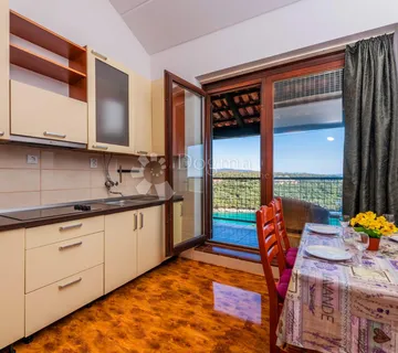 Apartman sa pogledom na more - 150m od plaže - Šegotići, Marčana