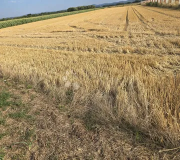 Zemljište uz glavnu cestu između Varaždina i Trnovca – 4310 m²