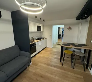 Atraktivni stan sa pogledom na more na prestižnoj lokaciji - Paveki, Kostrena