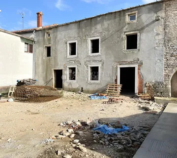 Kuća U Nizu, Buje Okolica