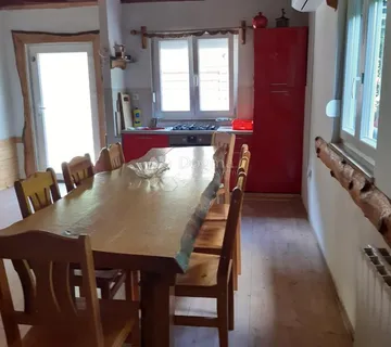 Samostojeća kuća u Liču za najam - Lič, Fužine