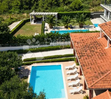 Zadar(PLOČE), Prostrana kuća - bazen/panoram.pogled na grad i more