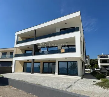 Luksuzni Apartman na moru - cover