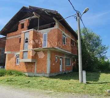 Nezavršena kuća u Glini na odličnoj lokaciji – idealna prilika za uređenje po vlastitoj želji - Glina
