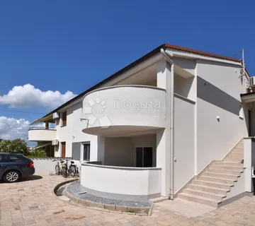 Prilika - Dva Stana + Kategorizirani Studio Apartman! - Šišan, Ližnjan