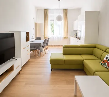 Četverosoban stan Palmotićeva 90m2 - Zagreb