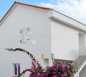 Apartman 200 m od mora na otoku Šolti – odlična investicija - Nečujam, Šolta