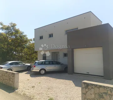 Centar - 214,30m2 - cover