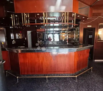 Najam velikog caffe bara u centru Sl.Broda! - Slavonski Brod