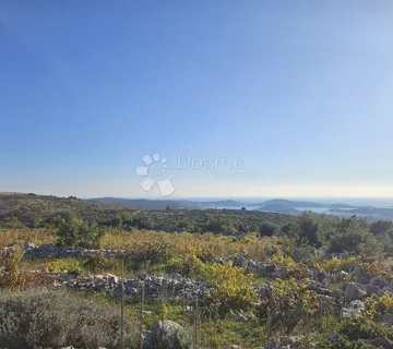 Poljoprivredno zemljište s pogledom na more! Rogoznica - Jarebinjak, Rogoznica