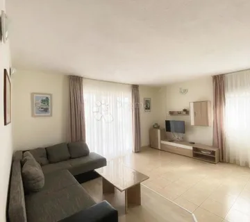 Apartmanska kuća uz more Slatine – top investicija - cover