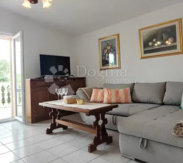 Top samostojeća Kuća s 3 apartmana (300m od mora), Povljana - cover