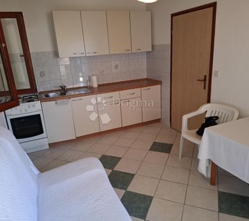 Vodice - apartman u prizemlju - cover
