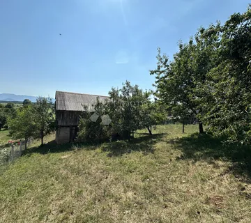 SEOSKO IMANJE S DVA POMOĆNA OBJEKTA I 3800M2 ZEMLJIŠTA - cover