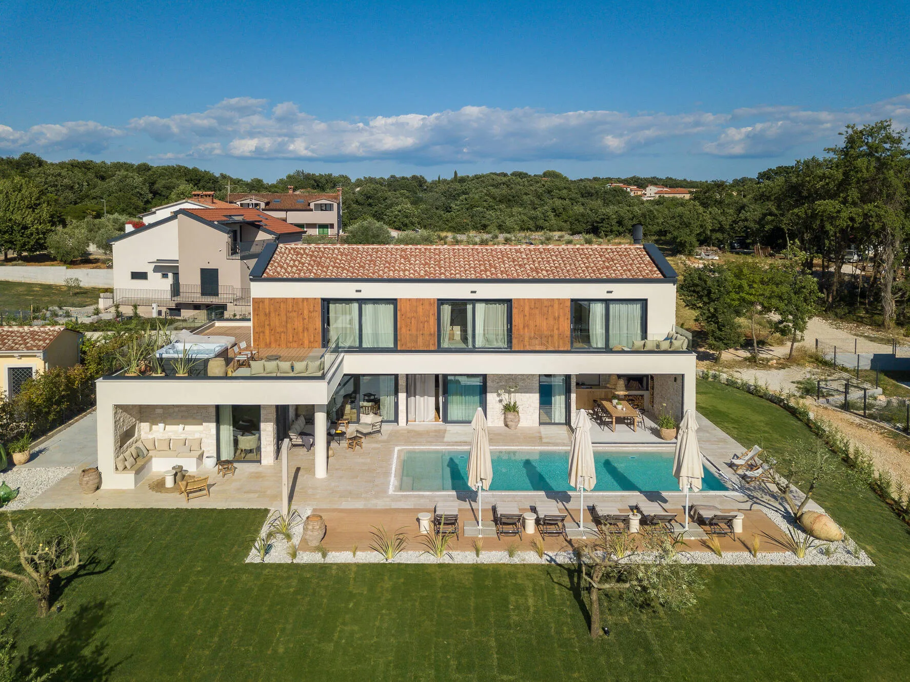 Poreč okolica, luksuzna vila s bazenom i pogledom na more - cover