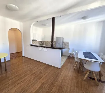 200€ po osobi- najam u centru grada - cover