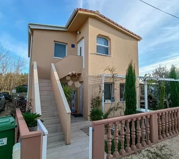 PRODAJE SE KUĆA OTOK VIR - cover