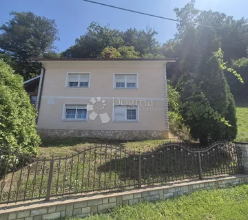 Dvije kuće sa radionom i pomoćnim objektom nadomak Sv. Križa Začretja! - cover