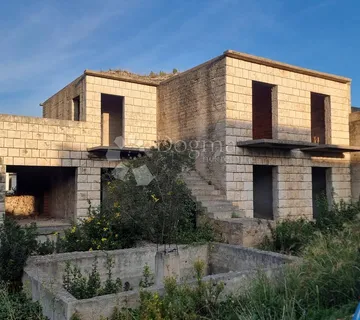 Kuće u roh bau na atrakrivnoj lokaciji u Supetru - cover