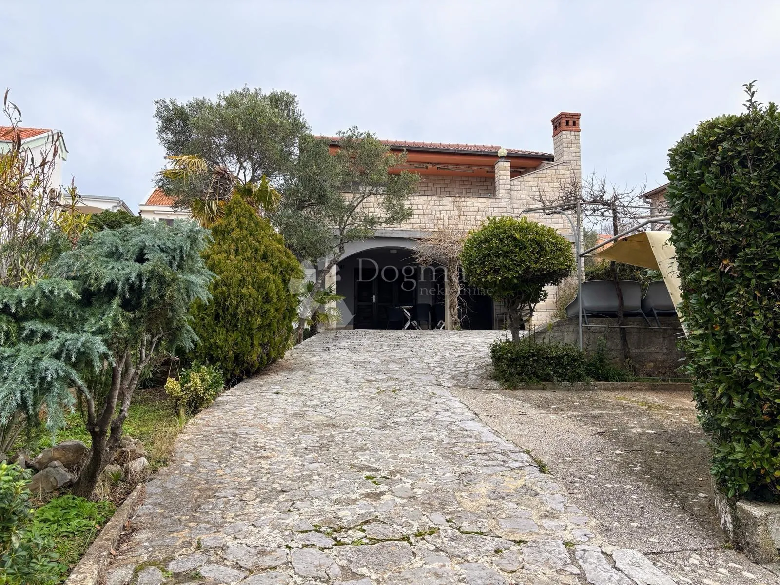 KUĆA NA IZVANREDNOJ LOKACIJI-GRAD KRK - cover