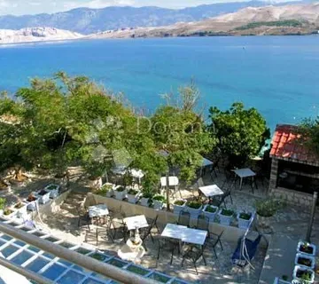 HOTEL, NA SAMOM MORU, TRAŽENA LOKACIJA - cover