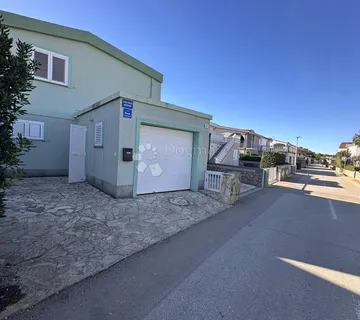 VIR APARTMAN  200m  OD MORA - cover
