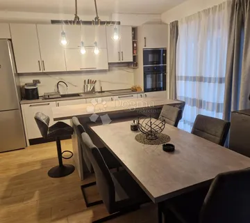 Atraktivan apartman u prizemlju blizu mora - cover