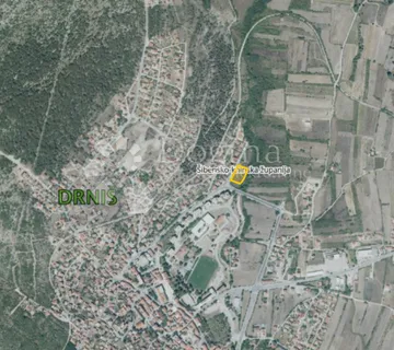 Poljoprivredno zemljište u centru Drniša