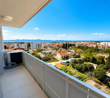 Zadar, Melada - Moderan trosoban stan 89 m2 ( s 2 garažna mjesta)