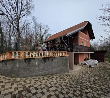Prostrana kuća s velikom okućnicom i šumom - Gornja Voća, Donja Voća