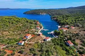 Dugi Otok građevinsko zemljište 1.vi red do mora Brbinj - Brbinj, Sali