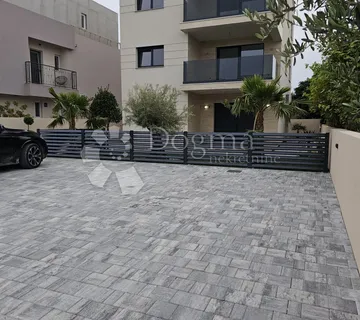 OTOK VIR -PRODAJE SE APARTMAN 70 m2 PLUS KROVNA TERASA 70 m2