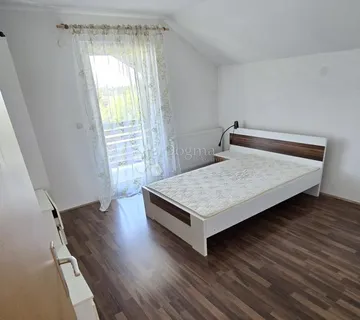 Luksuzna kuća u zelenoj oazi - cover