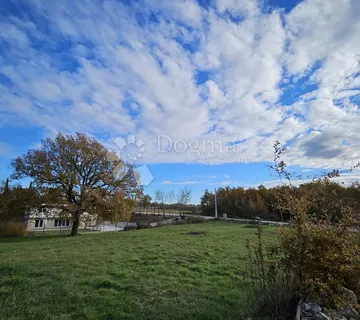 Građevinsko zemljište na mirnoj lokaciji - Juršići, Svetvinčenat