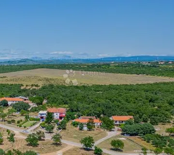 Zemljište s Objektima i Dozvolom, RAŠTANE - Gornje Raštane, Sveti Filip i Jakov