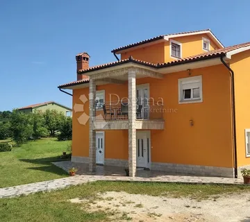 LABIN, Prekrasna kuća u okolici Labina s velikom okućnicom - cover