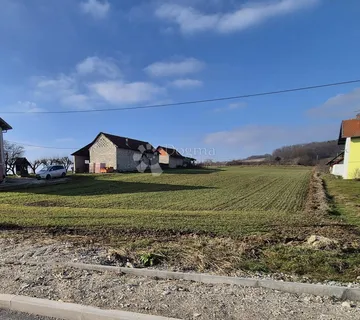 Građevinsko zemljište 3.251m² izvrsnog položaja i oblika - cover