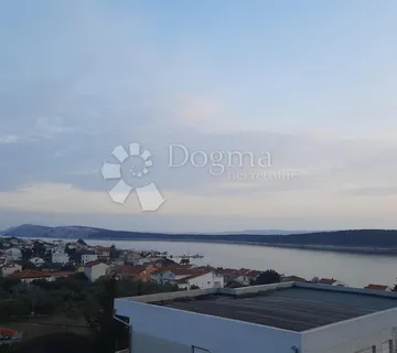 Ekskluzivna Villa sa 2 smještajne jedinice - cover