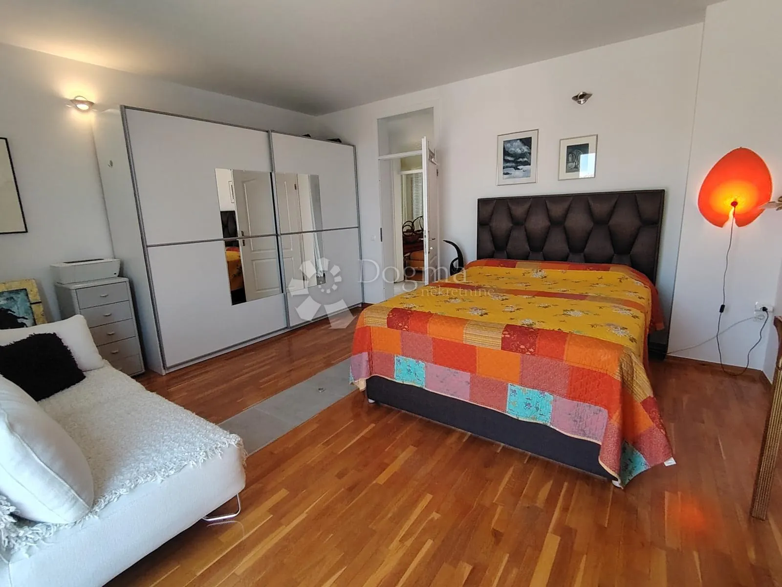 PENTHOUSE SA PANORAMSKIM POGLEDOM - cover