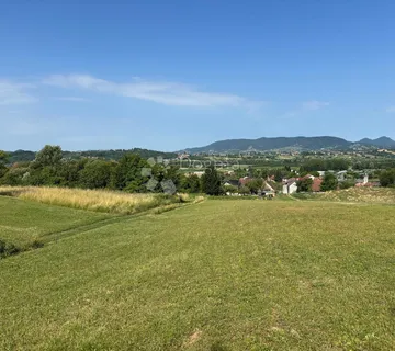 Panoramski pogled i blizina sadržaja – građevinsko zemljište idealno za obiteljsku kuću - cover