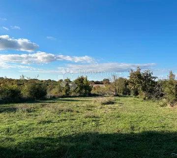 BALE – idilična pozicija na rubu sela - cover