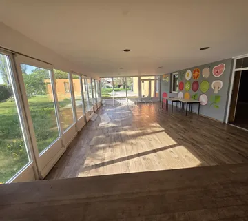 Najam restorana 356m² –  krušna peć, pečenjara, terasa, veliki parking - cover