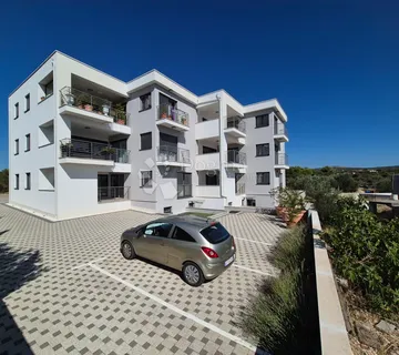 PRODAJE SE – ELEGANTAN DVOSOBNI STAN NA DRUGOM KATU, PRIMOŠTEN - cover