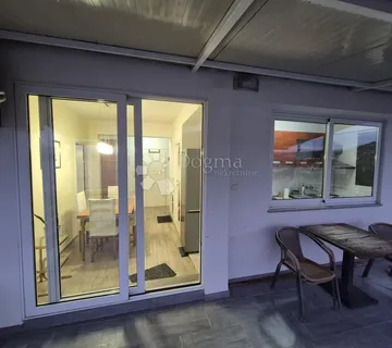 Stan Opatija centar - cover