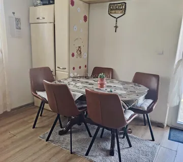 Grad Krk, Na Prodaju Apartman Sa Pogledom Na More