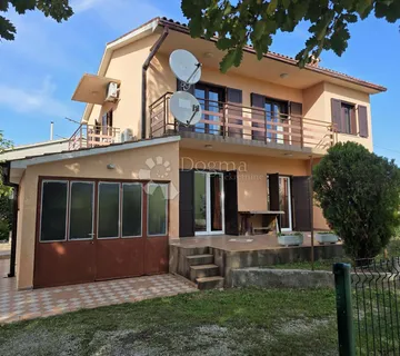 LABIN,obiteljska kuća na TOP lokaciji