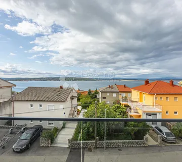 Crikvenica, stan dvije sobe + db, parking, novouređeno