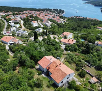 ISTOČNA ISTRA,prilika za investitore,kuća na fantastičnoj poziciji i velikoj okućnici - Labin