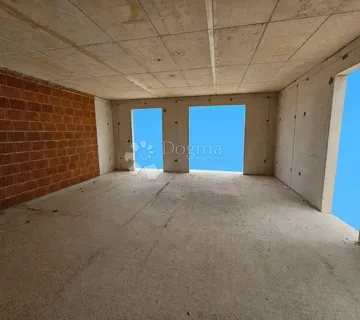 Poslovni prostor ulaz s magistrale u Kaštel Lukšiću! - Kaštel Lukšić, Kaštela