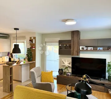 Velika Gorica, Kuća 190 M2 S Bazenom, Prilika! - Jagodno, Velika Gorica